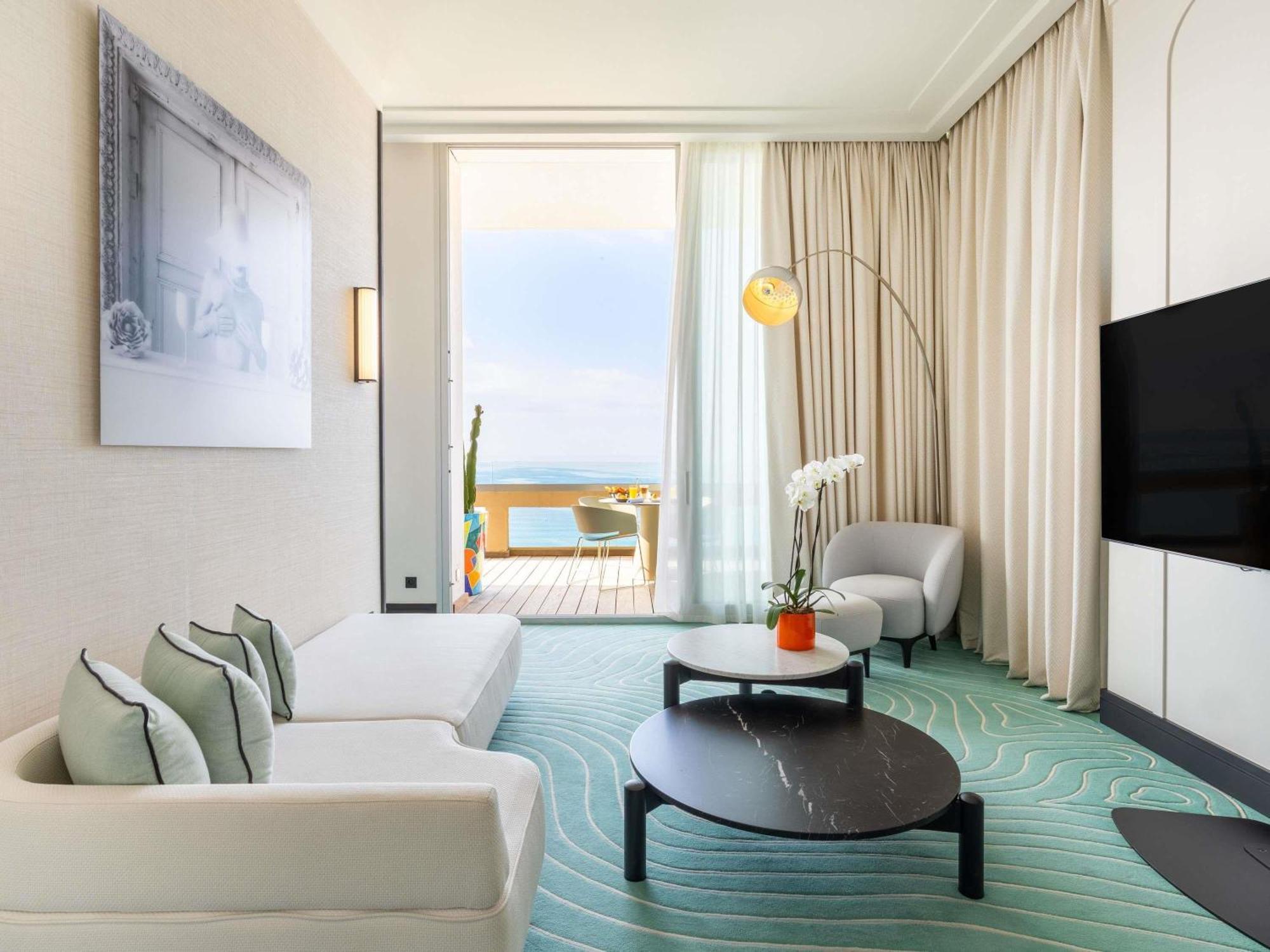 Signature Suite Terrace Sea View