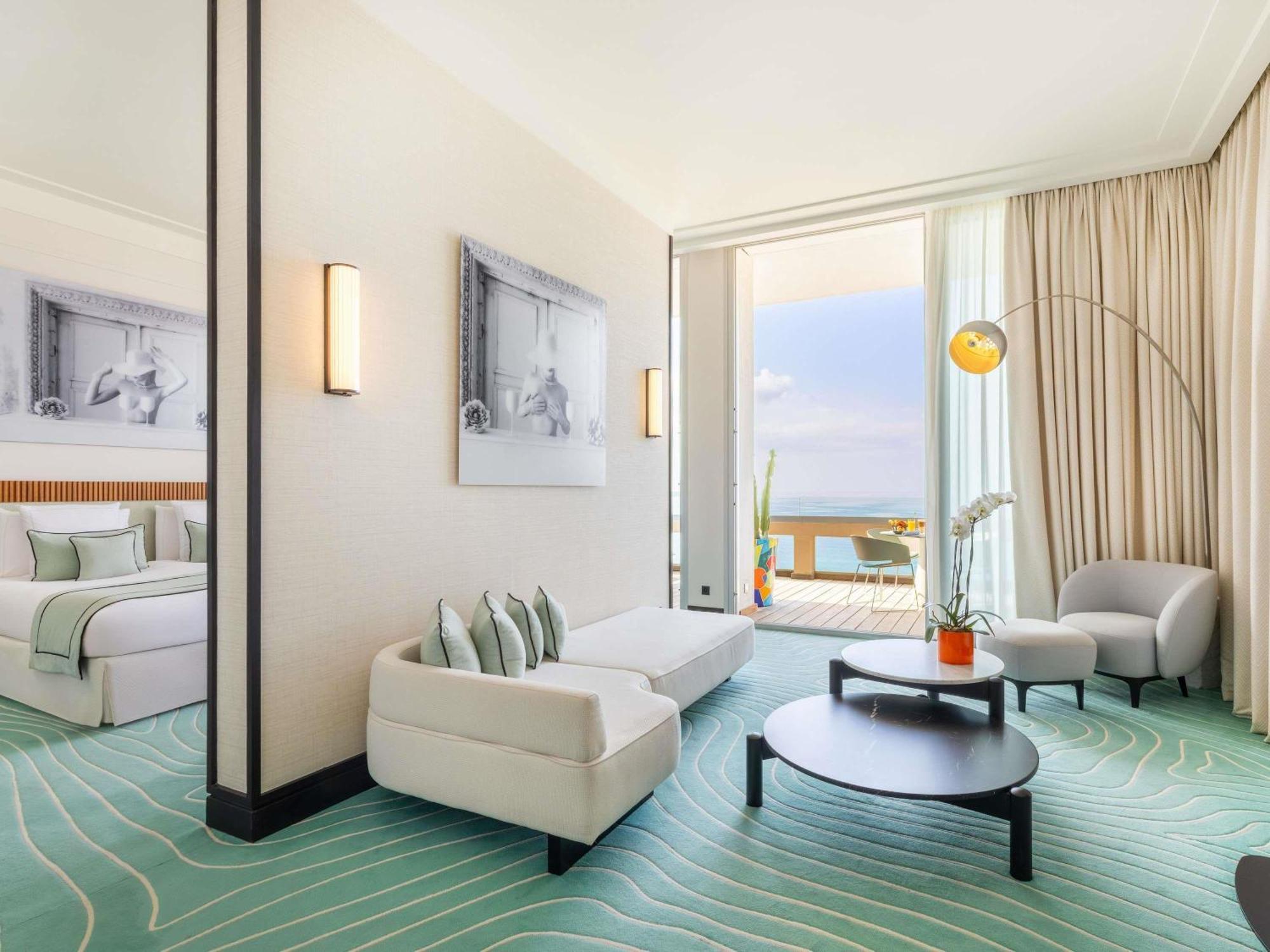 Signature Suite Terrace Sea View