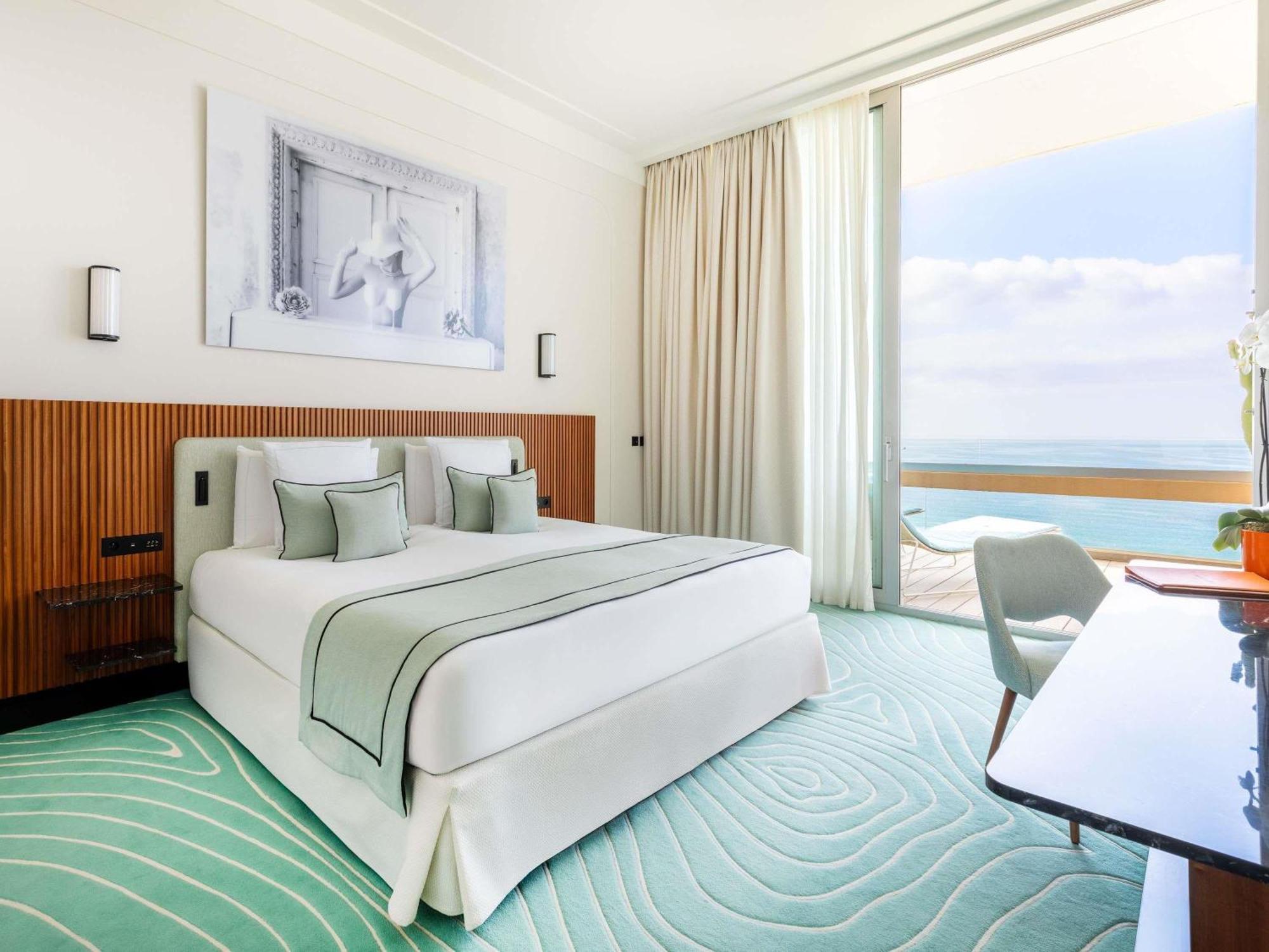 Signature Suite Terrace Sea View