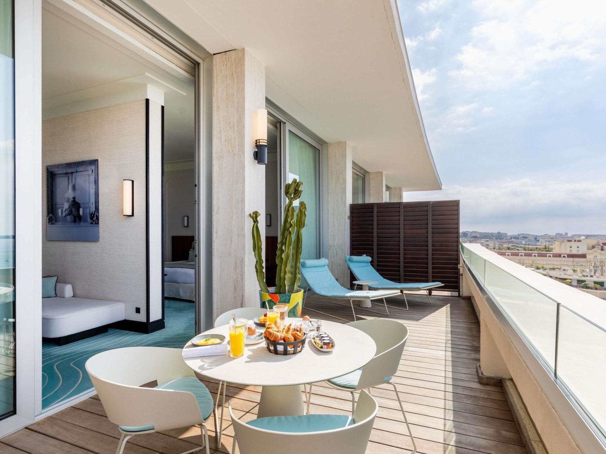 Signature Suite Terrace Sea View