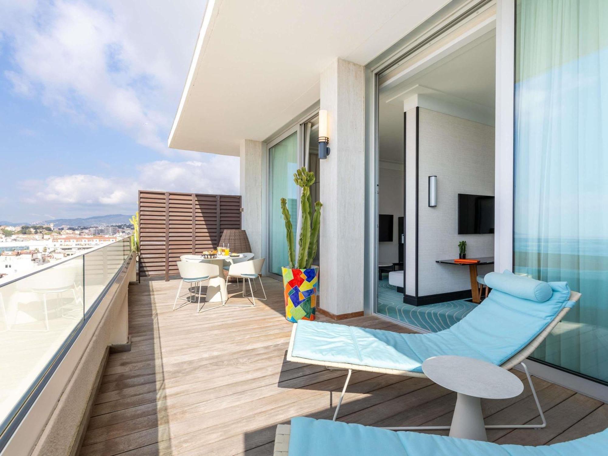 Signature Suite Terrace Sea View